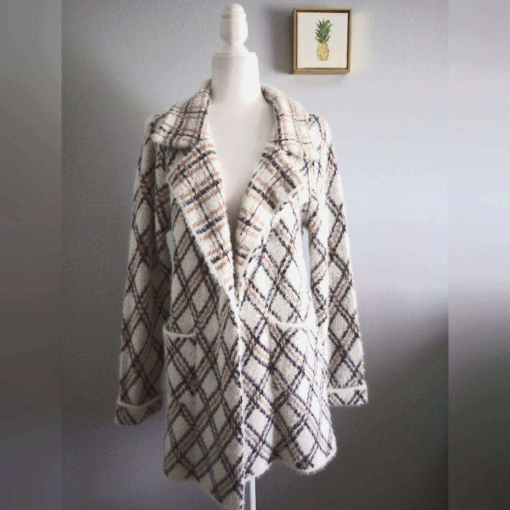 Sweater Style Cardigan  Fuzzy Love Forever  Geometric Medium Pockets  Open New